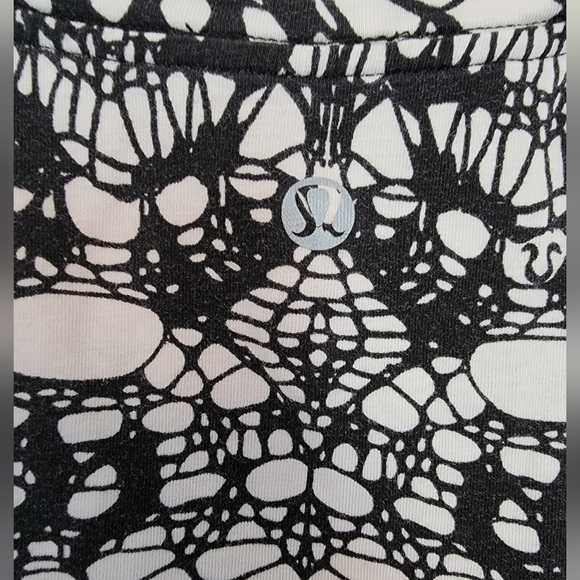 Lululemon Livley Crewneck Tshirt Vitasea sz 4 - Picture 3 of 8